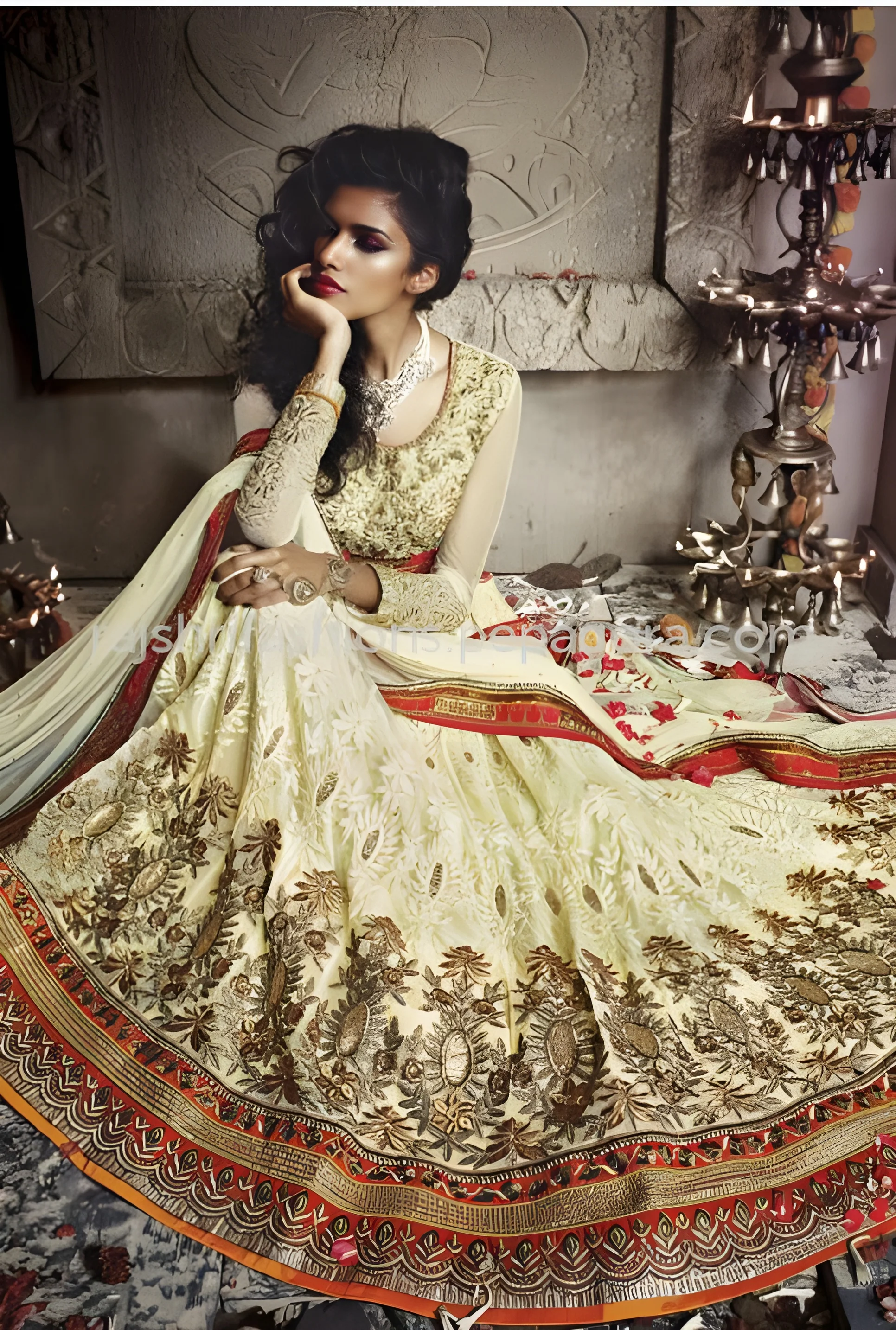 resizeImages/MTkwODA=/mediabank/images/products/WorthyVibrantDesignerSemiStitchLehenga910712428_19080.webp