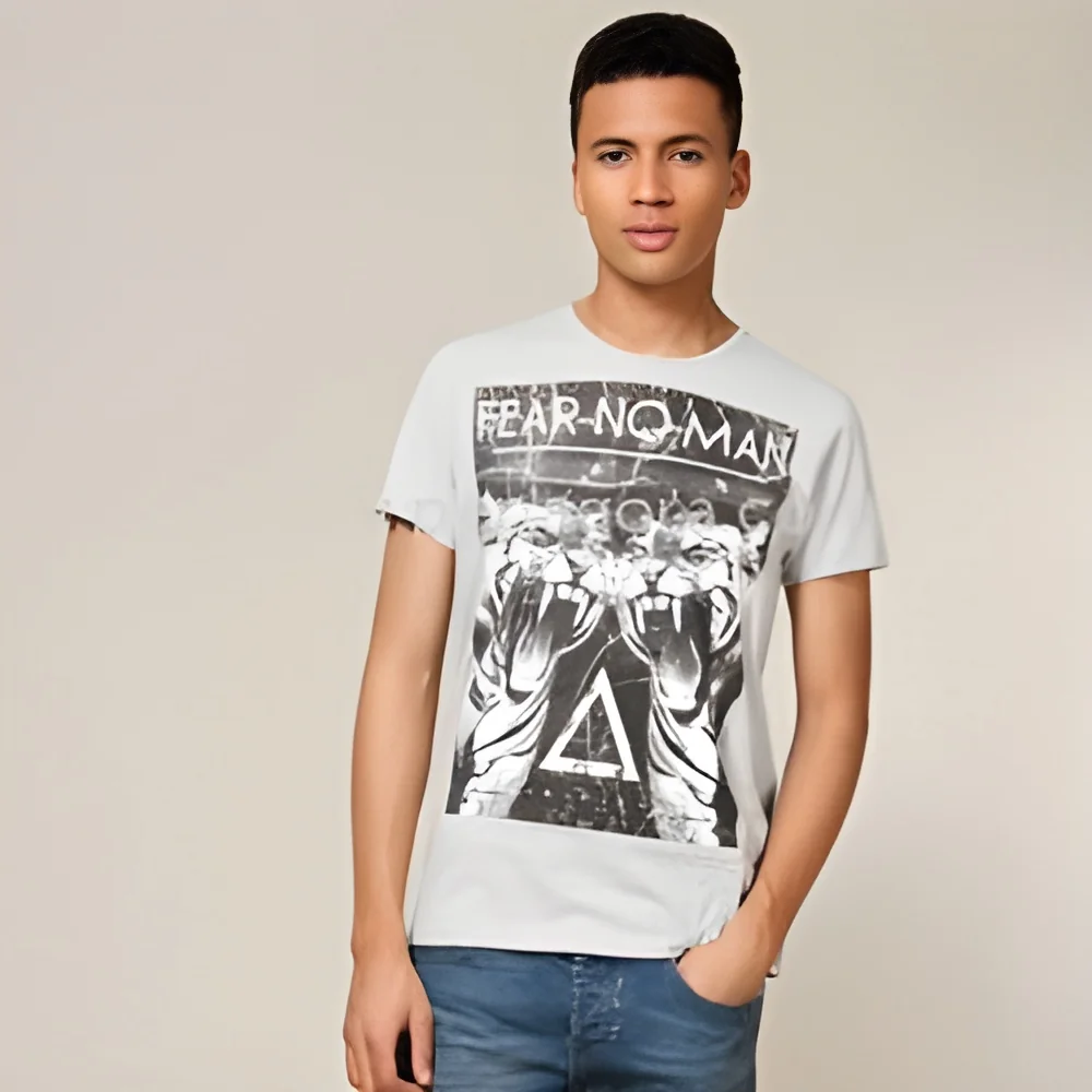 resizeImages/MjA1MjMw/mediabank/images/products/MensFashionCrewNeckTShirts2084452034_205230.webp