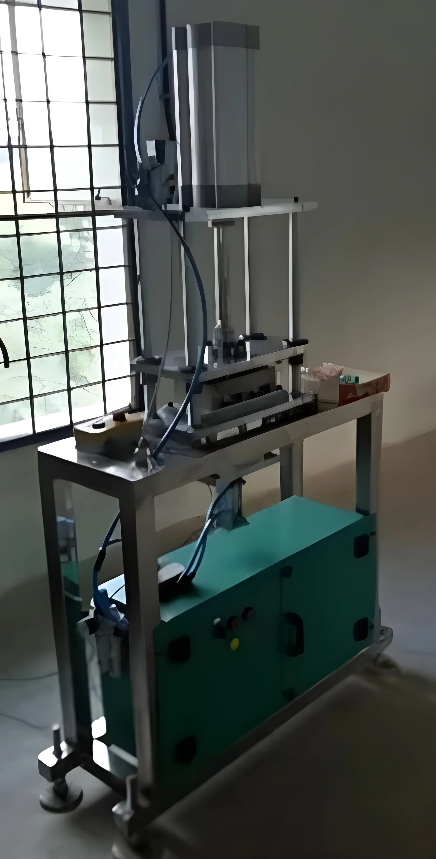 resizeImages/MjA4NzAz/mediabank/images/products/PneumaticStampingPressMachine1282891713_208703.webp