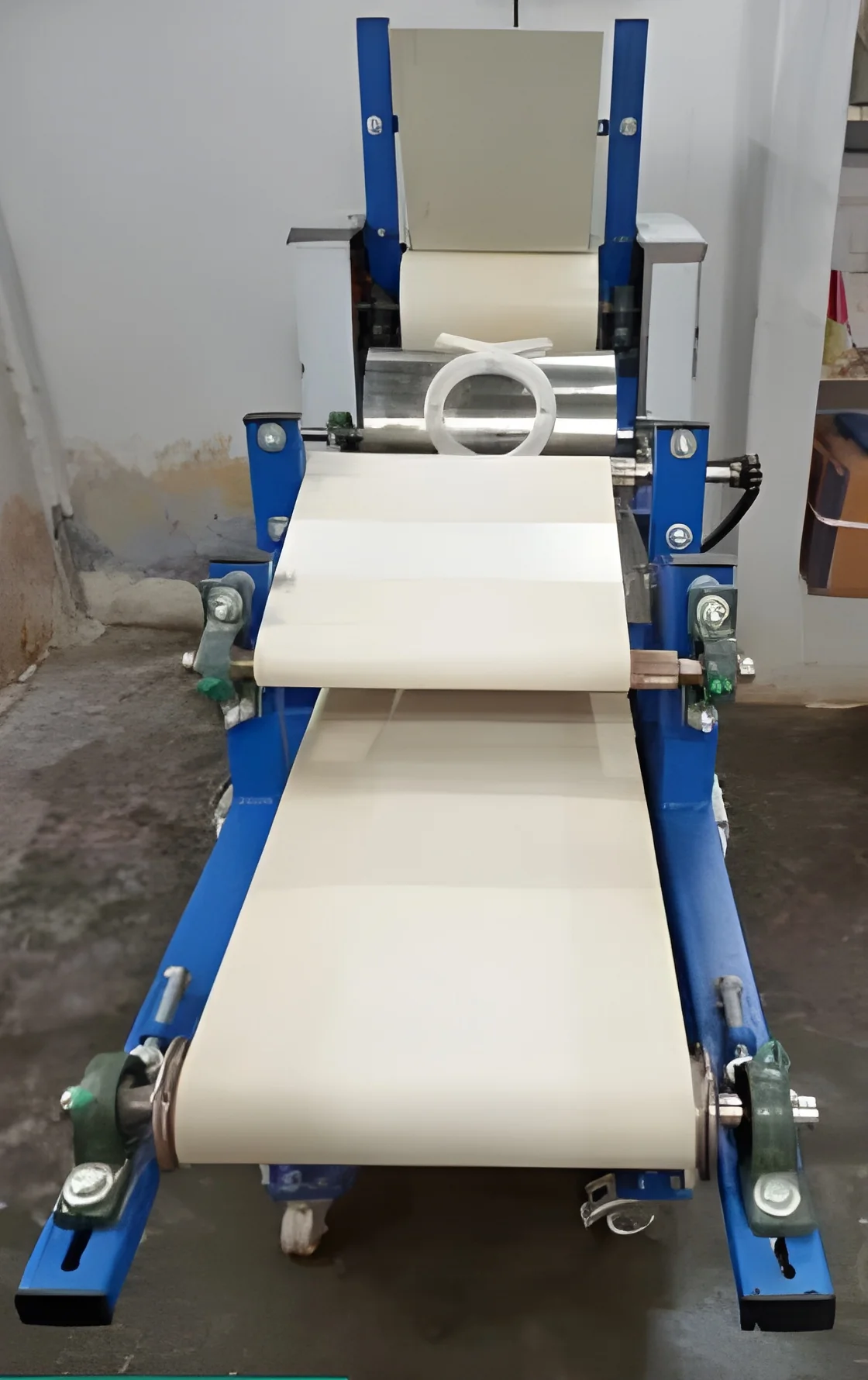 resizeImages/MjA4NzI0/mediabank/images/products/AutomaticChapatiMakingMachine1405123626_208724.webp
