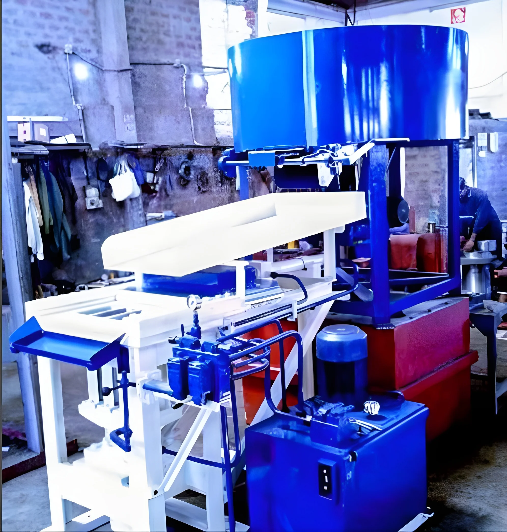 resizeImages/MjA5MTg0/mediabank/images/products/CementBlockMakingMachine1803103773_209184.webp