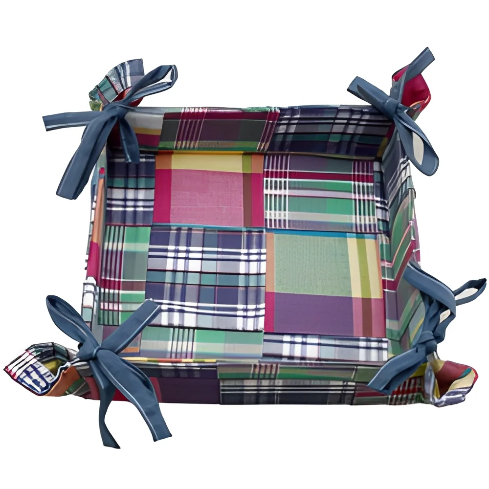 resizeImages/MjAw/mediabank/images/products/patchwork-fruit-basket.webp