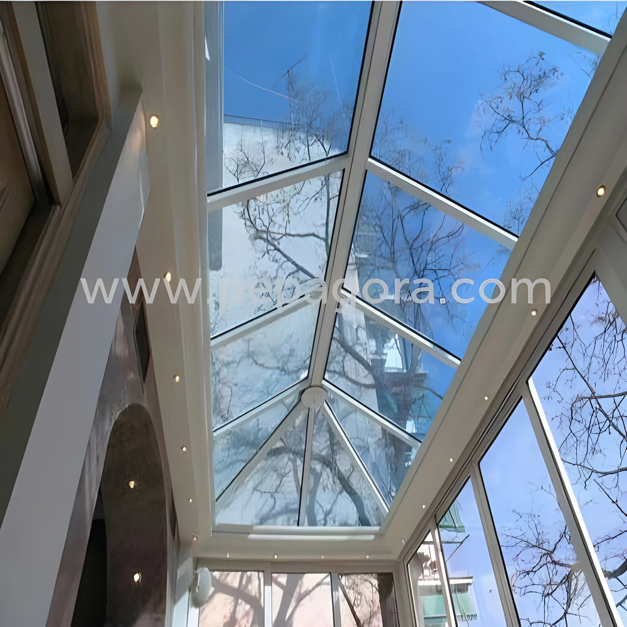 resizeImages/MjM5MzA=/mediabank/images/products/PolycarbonateTransparentSheets1029626510_23930.webp