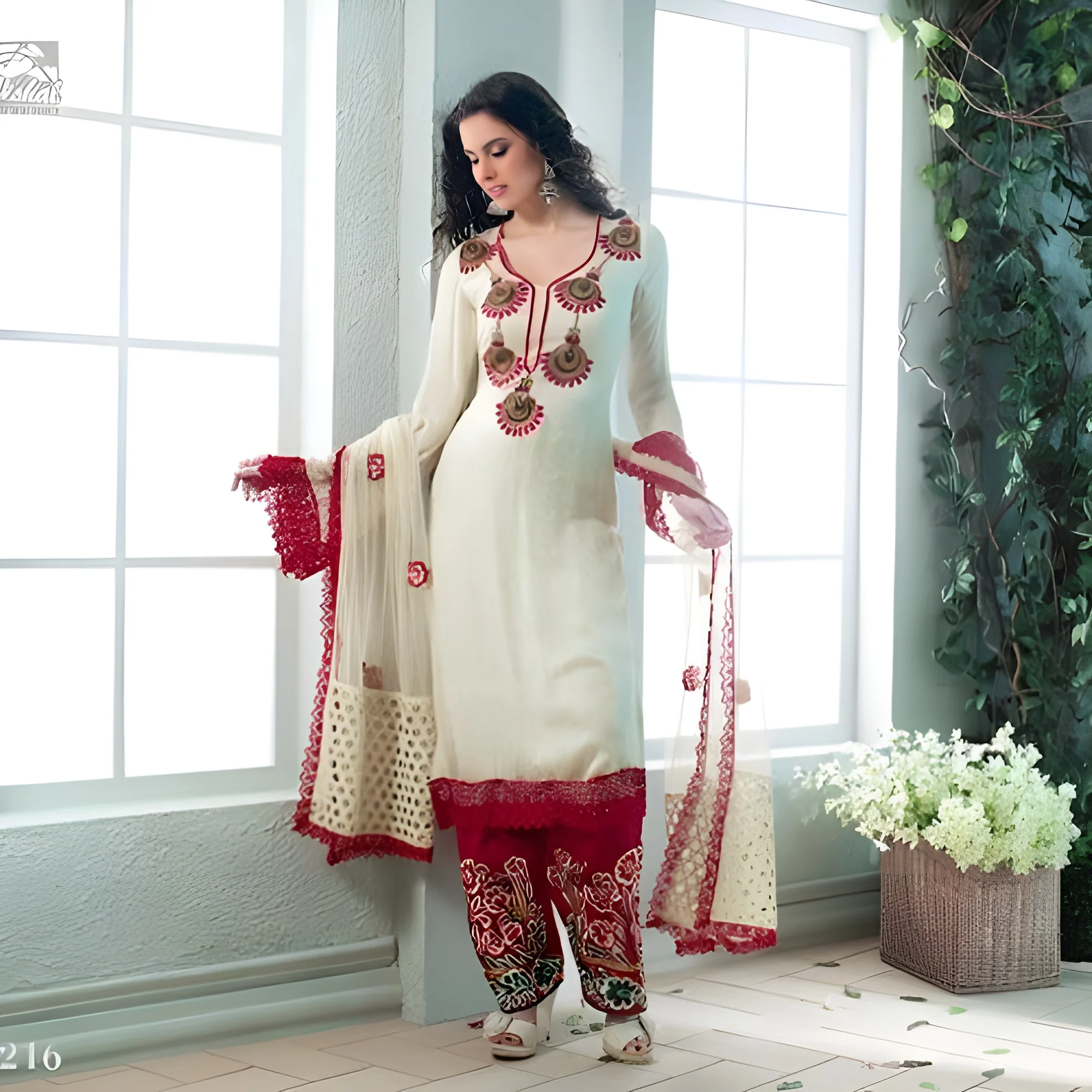 resizeImages/MjQzODc=/mediabank/images/products/FancySalwarSuits875434882_24387.webp