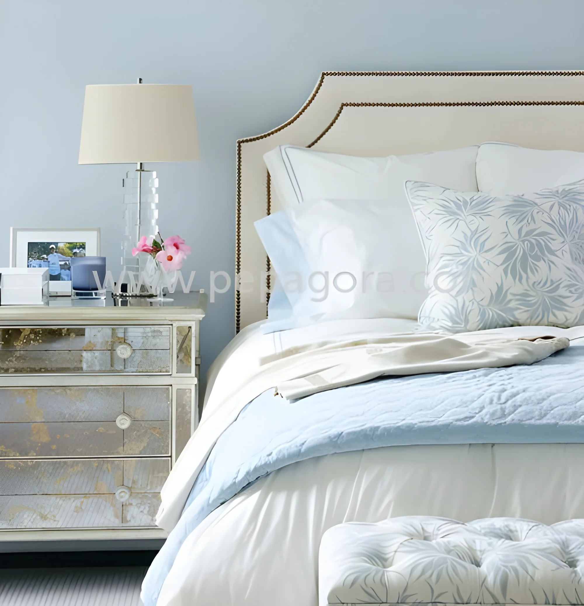 resizeImages/MjU2Mzk=/mediabank/images/products/BedroomCots1250294584_25639.webp