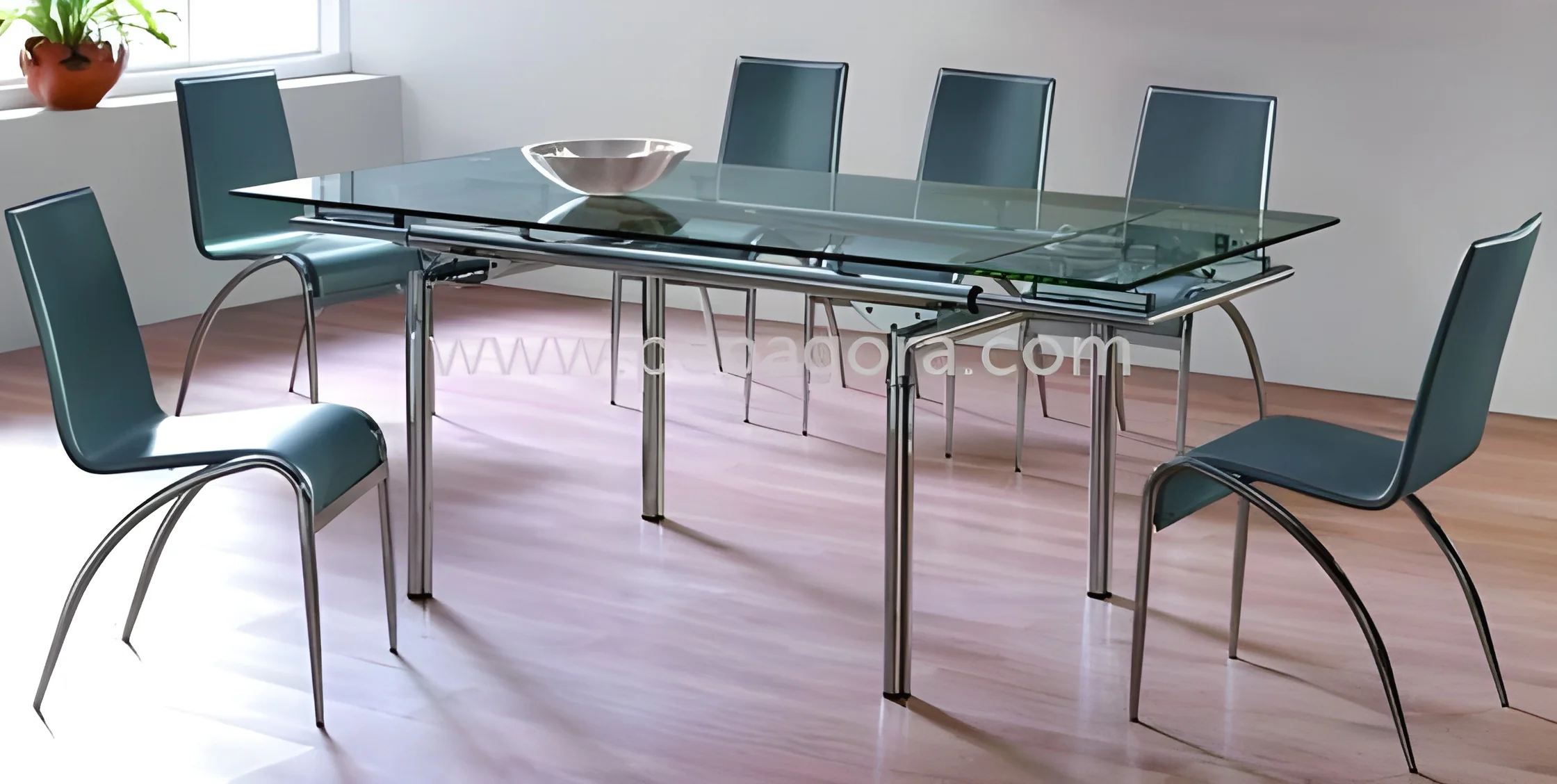 resizeImages/MjU2OTU=/mediabank/images/products/MetalDiningTable1890616547_25695.webp