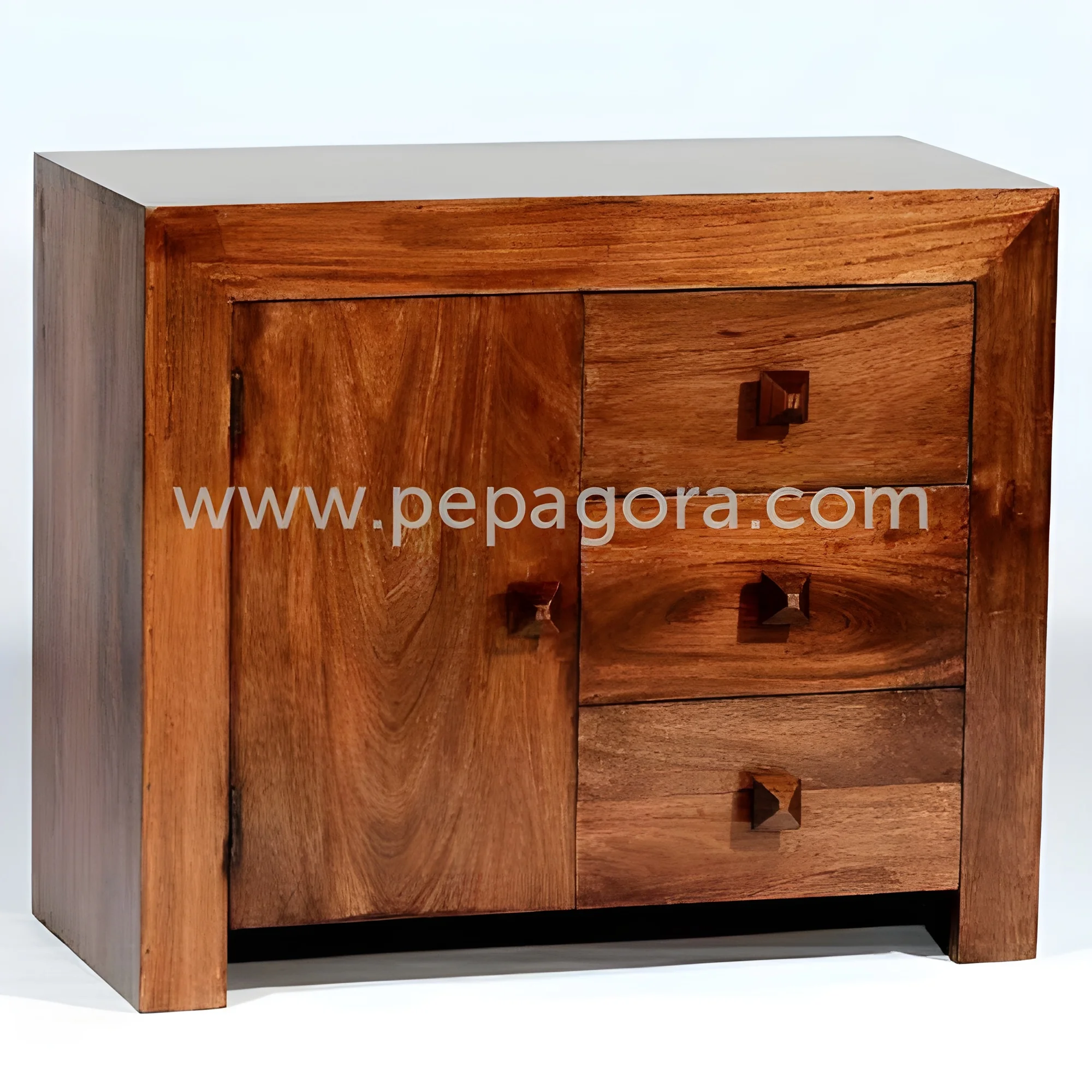 resizeImages/MjU3NDM=/mediabank/images/products/MangoWoodSideboard1310043525_25743.webp