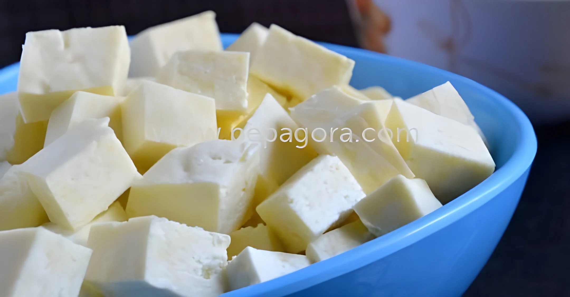 resizeImages/MjU3NDY=/mediabank/images/products/FreshPaneer1739063740_25746.webp