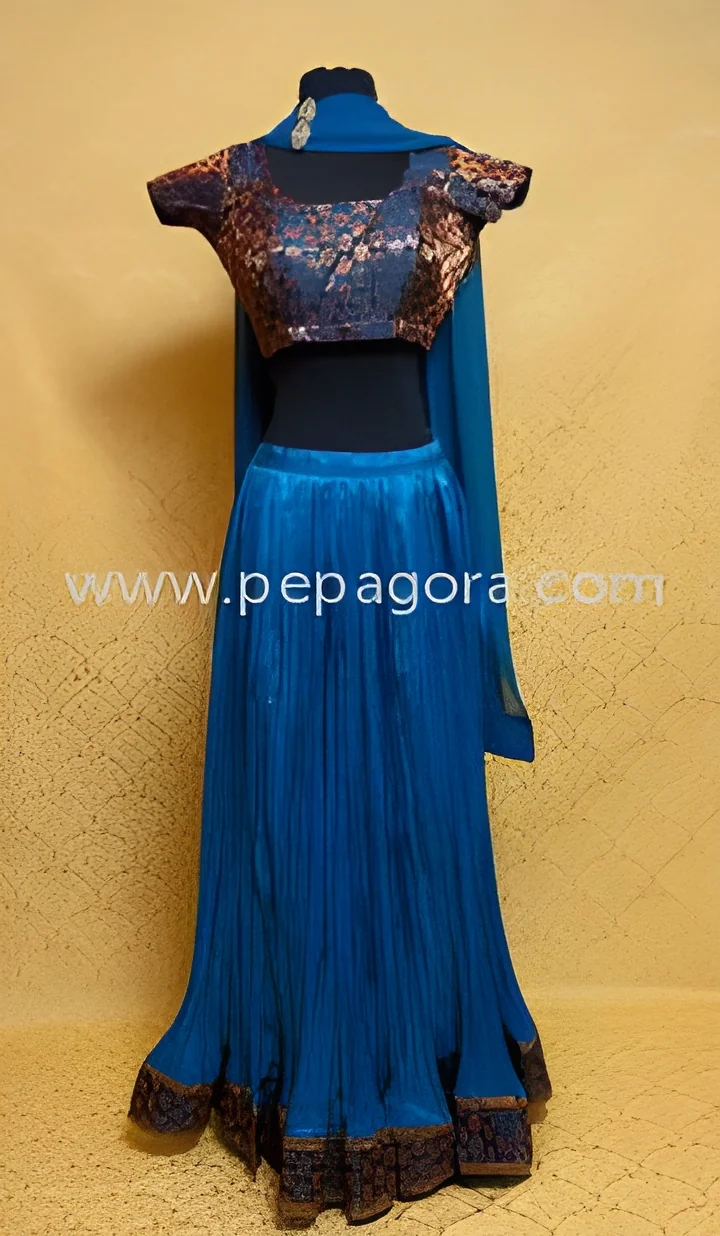 resizeImages/MjY0Nzk=/mediabank/images/products/Lehengas02964665838_26479.webp