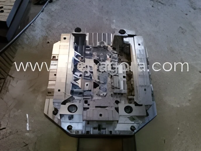 resizeImages/MjY1MTE=/mediabank/images/products/LPDCDies012067190696_26511.webp