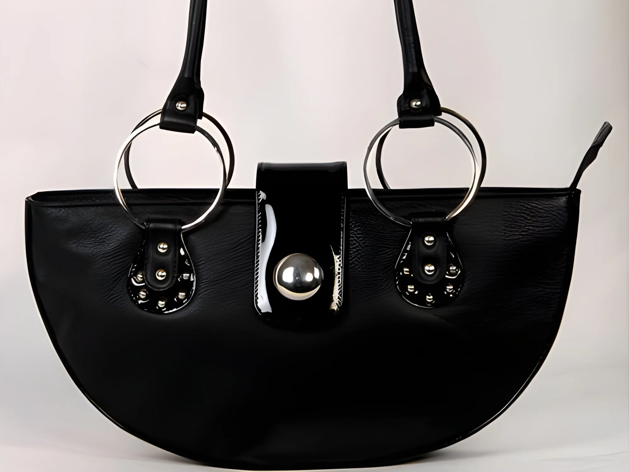 resizeImages/MzYwMg==/mediabank/images/products/LeatherFancyPurses335893359_3602.webp