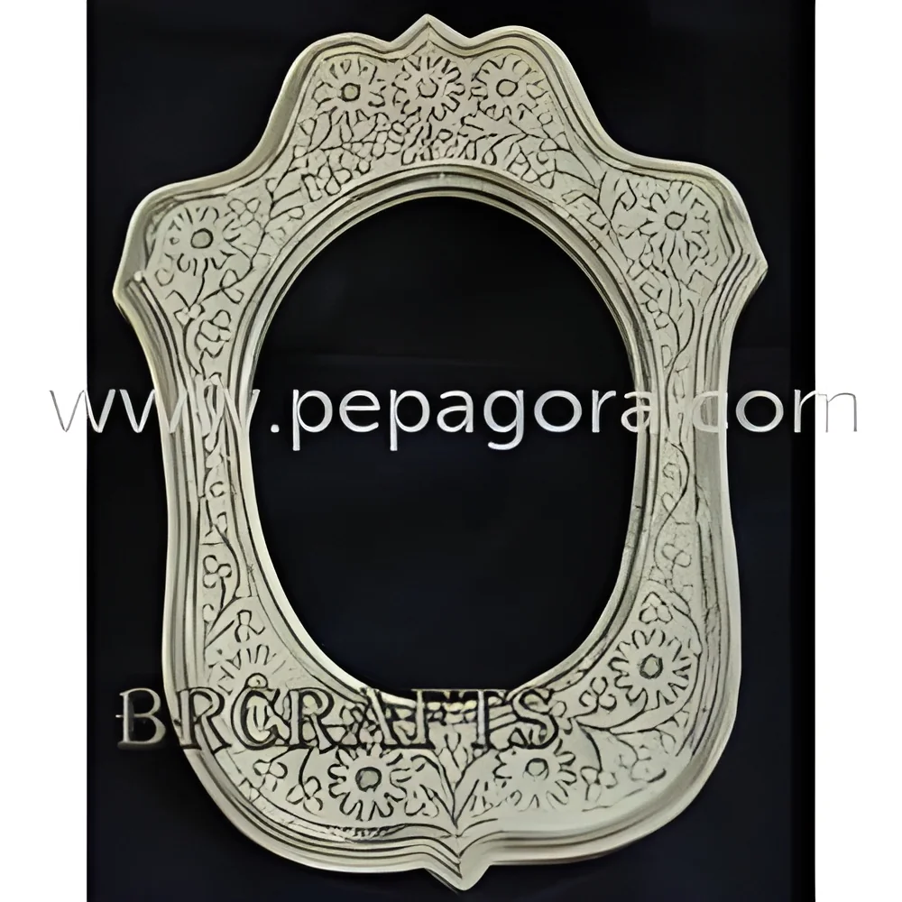 resizeImages/NTUxOQ==/mediabank/images/products/DesignerWoodenPhotoFrame173674690_5519.webp
