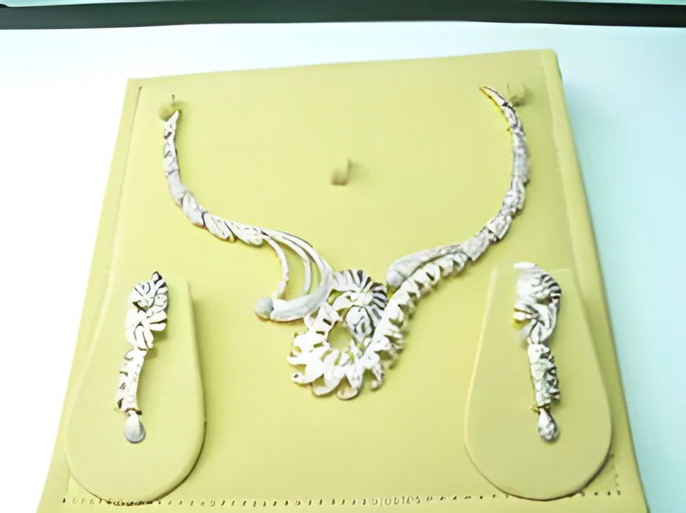 resizeImages/NTgxNQ==/mediabank/images/products/DiamondNecklace-2900752235878_5815.webp