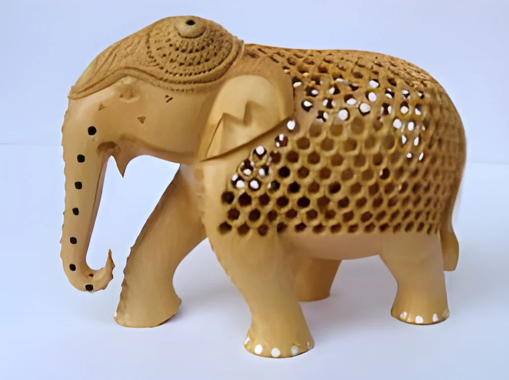 resizeImages/NjEzMw==/mediabank/images/products/WoodenElephantCutwork1803331477_6133.webp