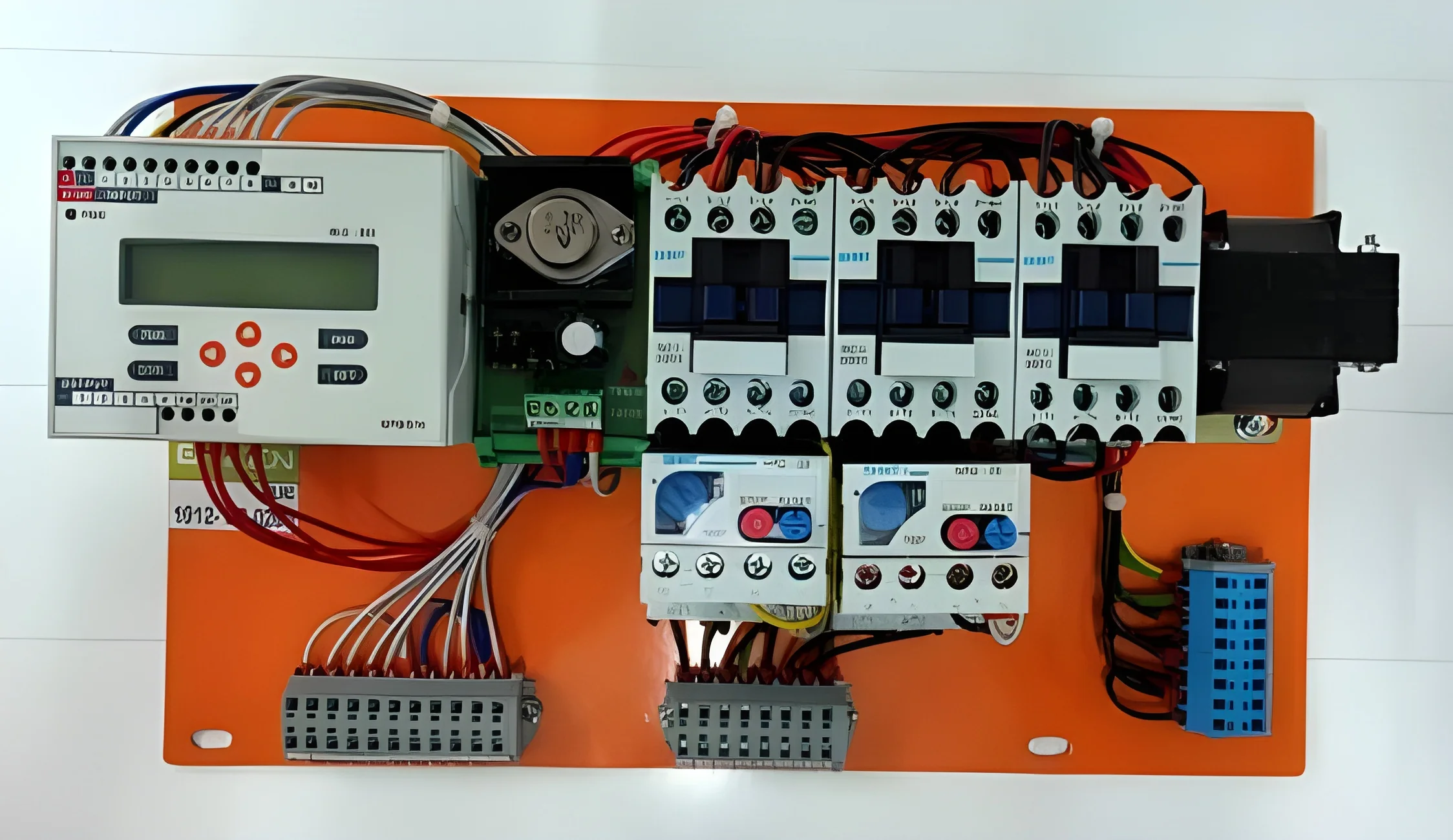resizeImages/NzA4OQ==/mediabank/images/products/PLCControllerforTextileMachinery1432551925_7089.webp