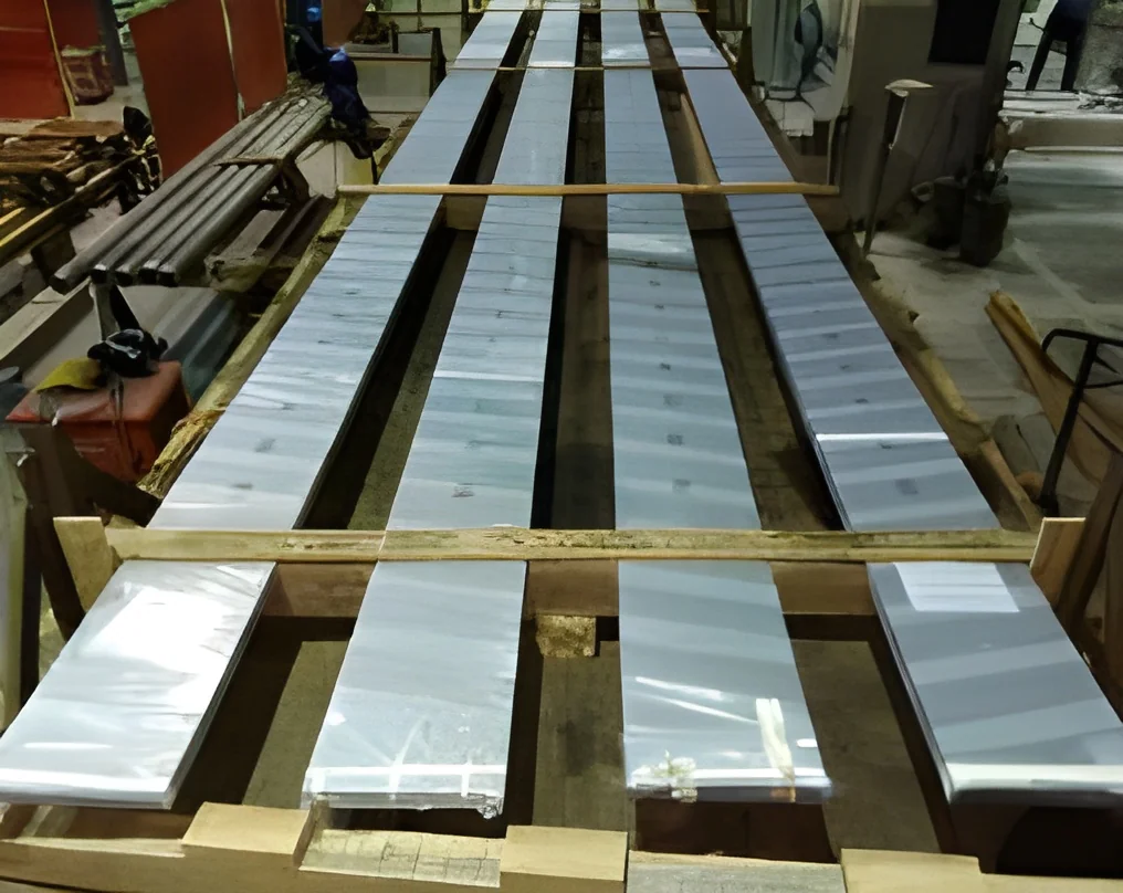 resizeImages/OTE3MjM=/mediabank/images/products/LadderSideMemberIndustrialStainlessSteelAlloyComponent808912721_91723.webp